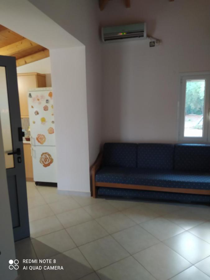 Ozena Countryside Apartment Vromonérion Exterior foto